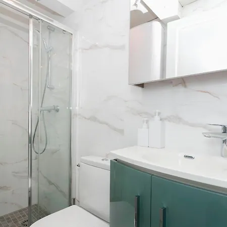 La Madeleine Private Studio *